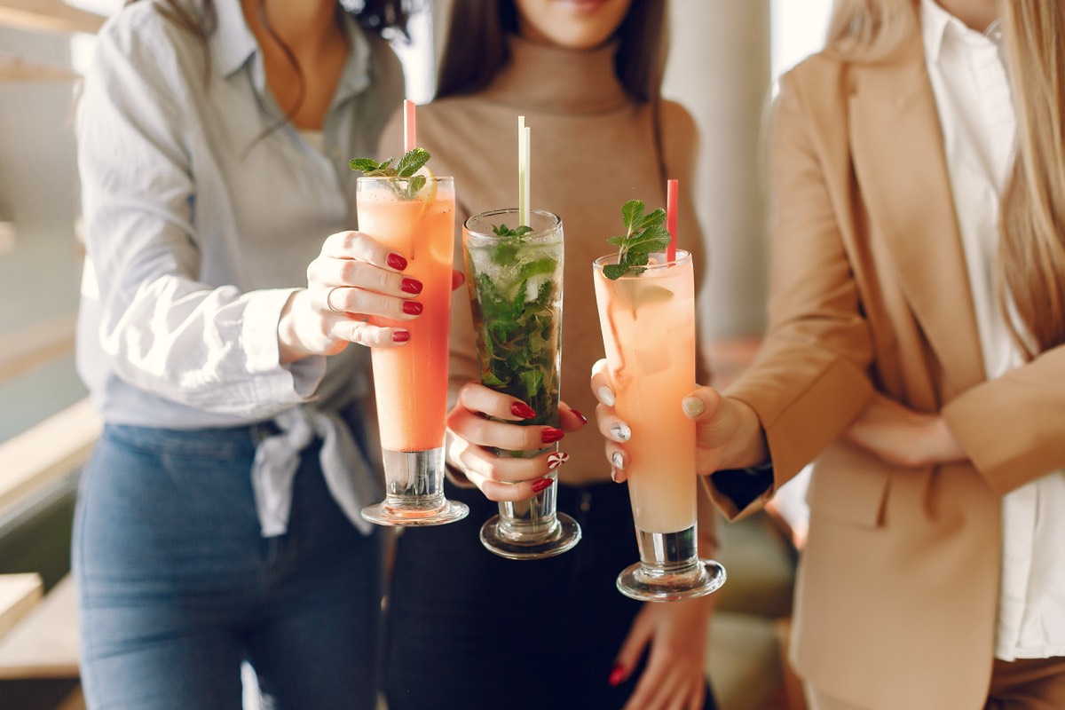 Alcohol-free drinks for a bridal shower