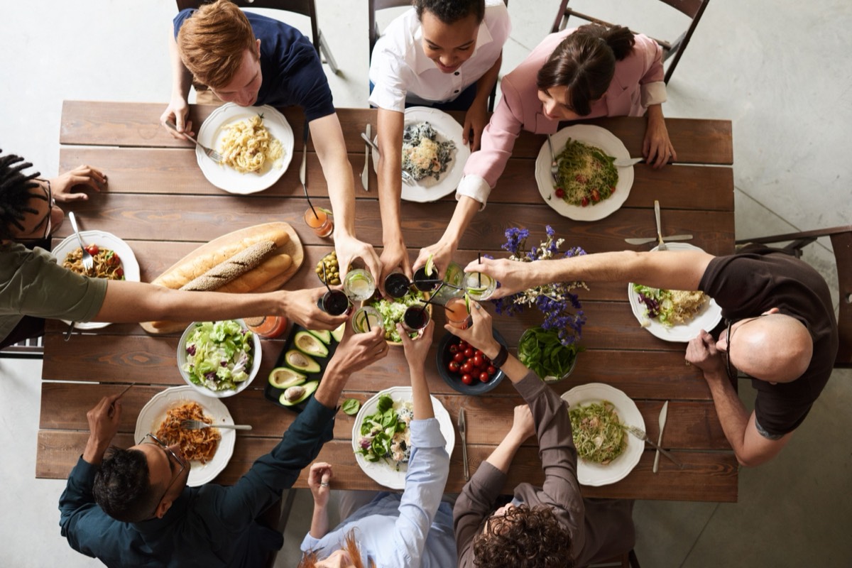 Alcohol-free drinks for a dinner party